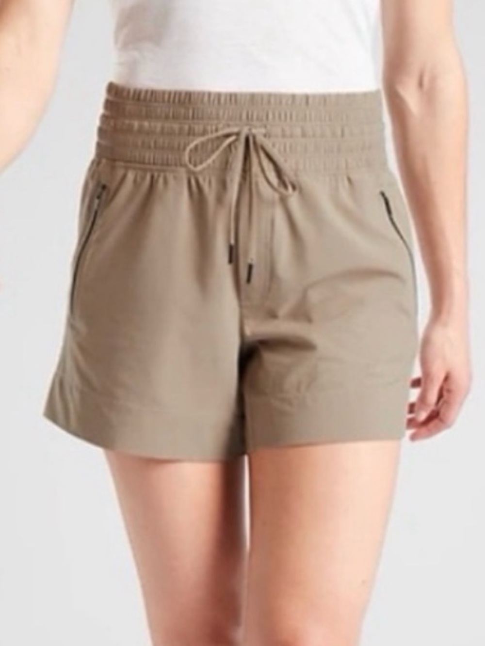 Athleta Women’s Camden Shorts 5” Lightweight Outdoor in Tan Khaki 6